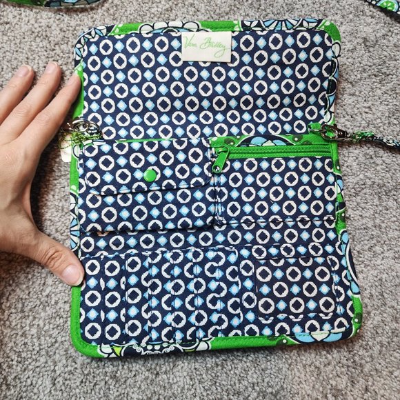 NWT Vera Bradley Sleek Wallet in Cupcake Green Crossbody - Picture 6 of 10
